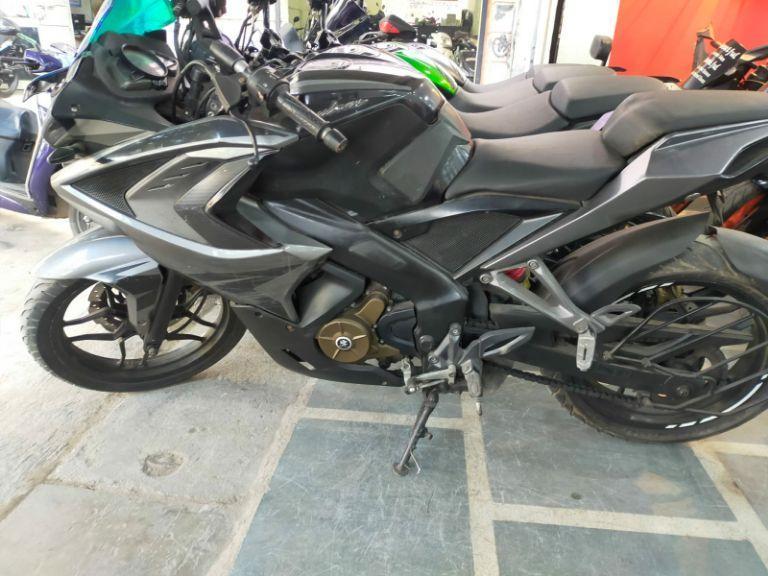 Bajaj Pulsar RS200 2018