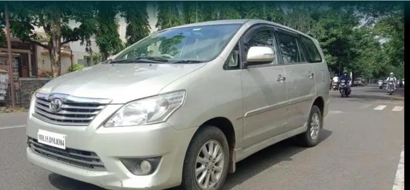 Toyota Innova 2.5 VX 8 STR BS III 2012