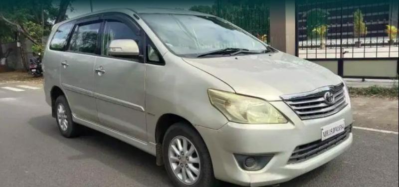Toyota Innova 2.5 VX 8 STR BS III 2012