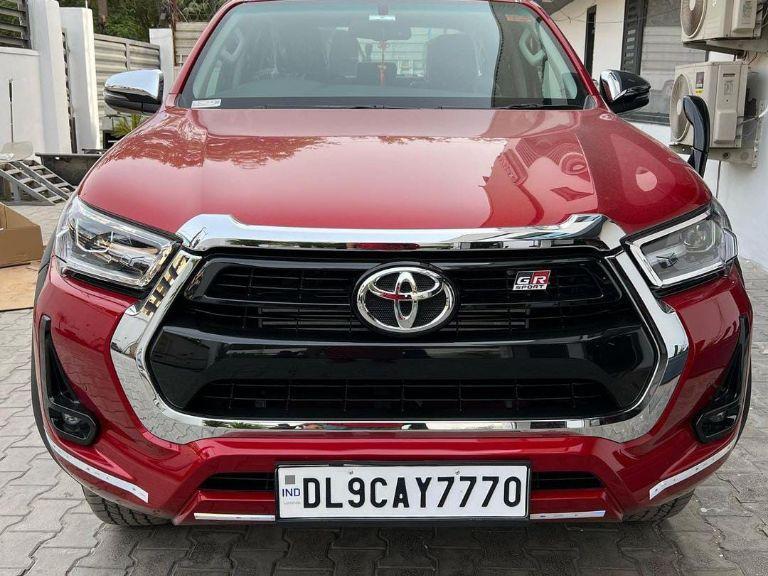 Toyota Hilux HIGH 4X4 AT 2022