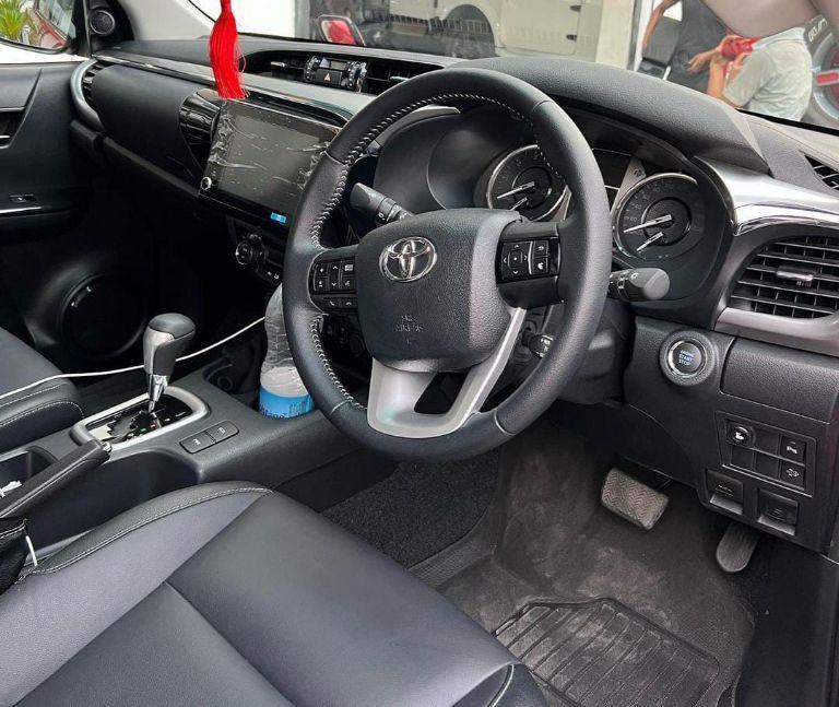 Toyota Hilux HIGH 4X4 AT 2022