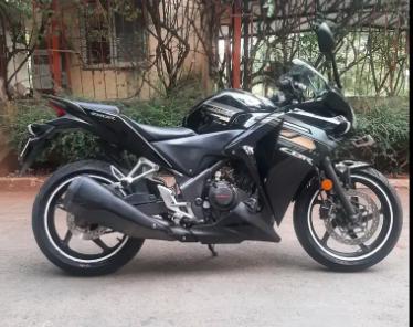 Honda CBR 250R 2016