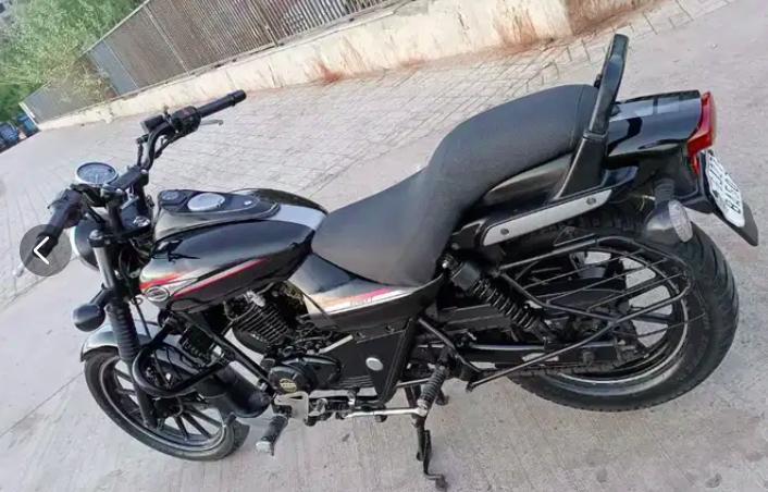 Bajaj Avenger Street 220 2016