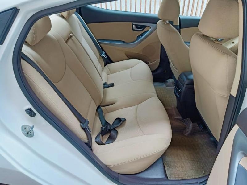 Hyundai Elantra CRDI 2012
