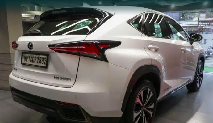 Lexus NX 300H F-Sport 2018