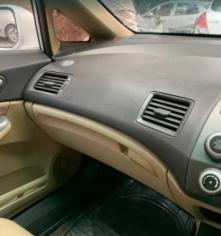 Honda Civic 1.8 V AT 2010