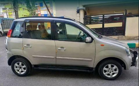 Mahindra Quanto C8 2013