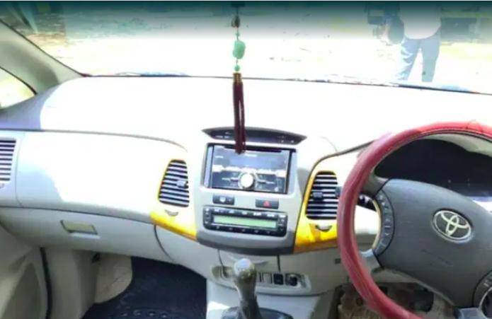 Toyota Innova 2.0 V 2011