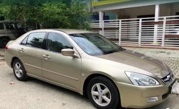 Honda Accord 2.4 AT 2004