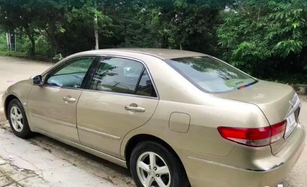 Honda Accord 2.4 AT 2004