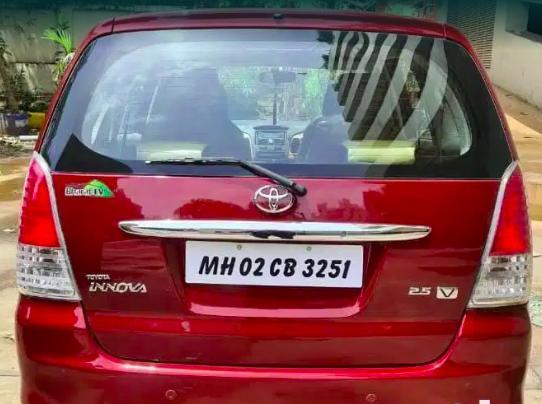 Toyota Innova 2.0 V 2011