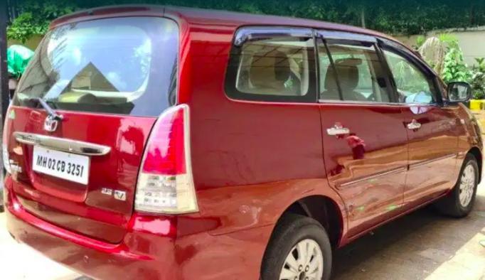 Toyota Innova 2.0 V 2011