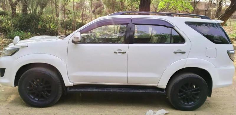 Toyota Fortuner 3.0 4x2 MT 2012