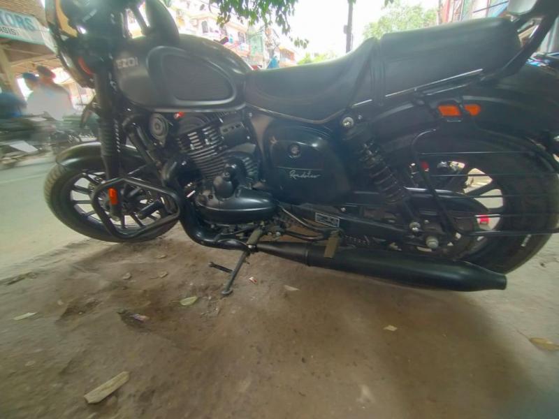 Yezdi Roadster Dark Smoke Grey 2022