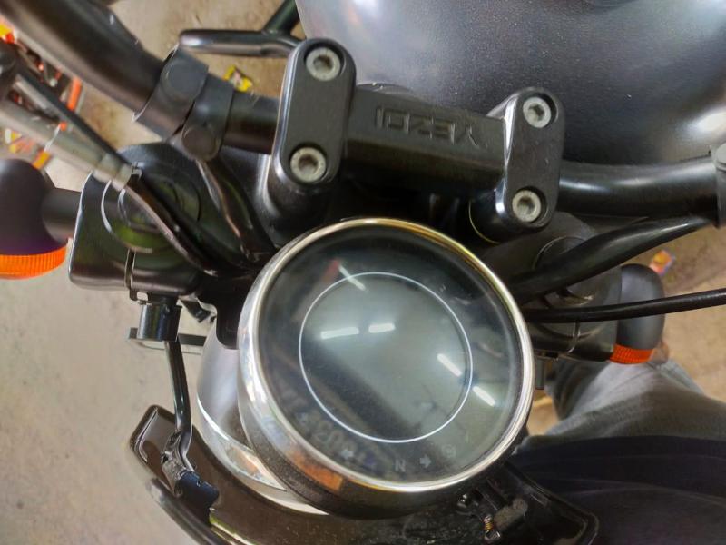 Yezdi Roadster Dark Smoke Grey 2022