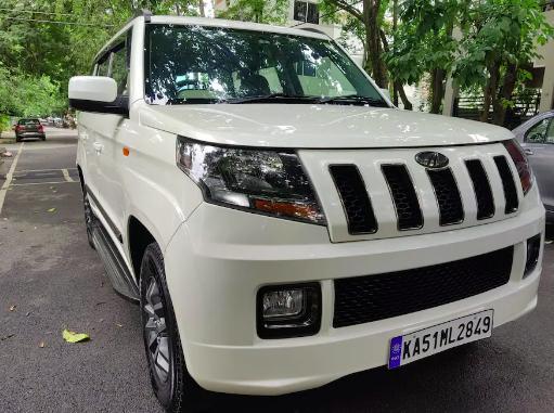 Mahindra TUV300 T10 2018