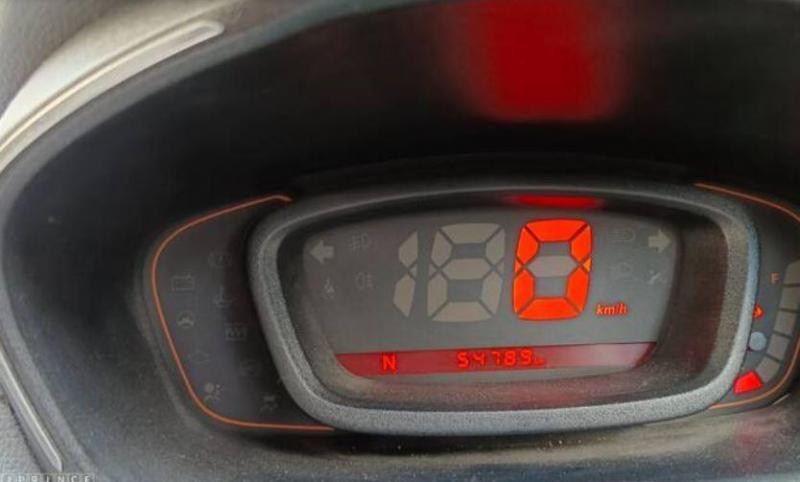 Renault KWID 1.0 RXT AMT Opt 2016