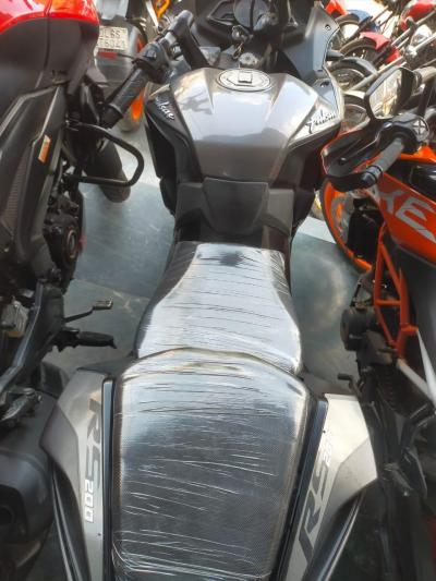 Bajaj Pulsar RS200 ABS 2021
