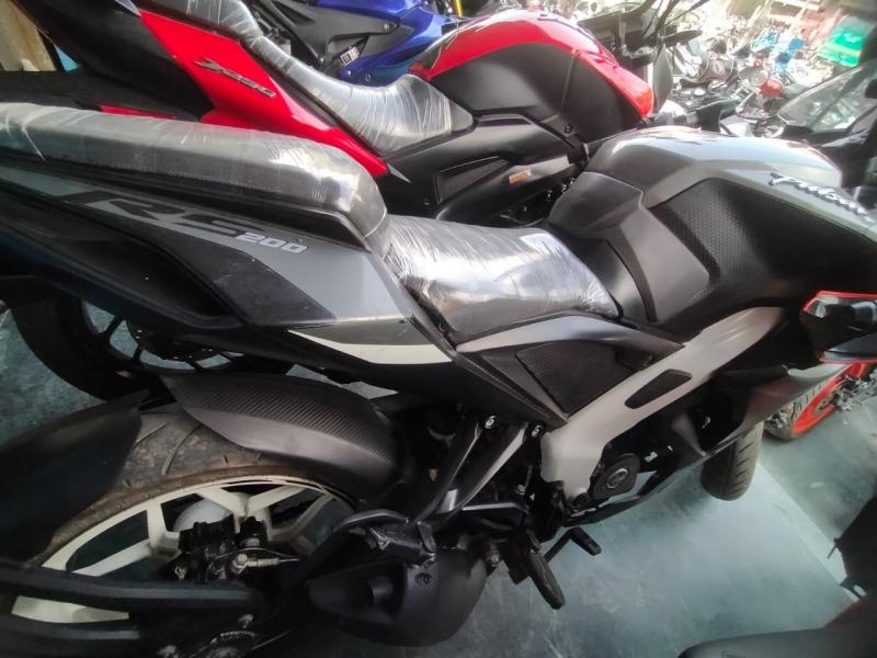 Bajaj Pulsar RS200 ABS 2021