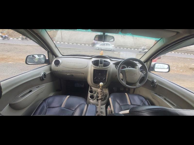 Mahindra Quanto C8 2013