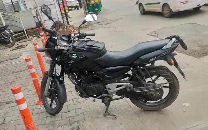 Bajaj Pulsar 180cc 2006