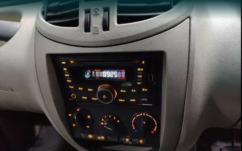 Mahindra Quanto C6 2013