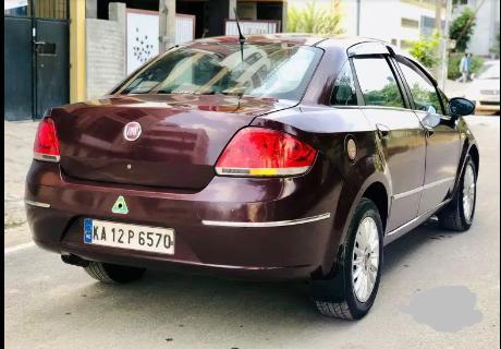 Fiat Linea Emotion 1.3 2012