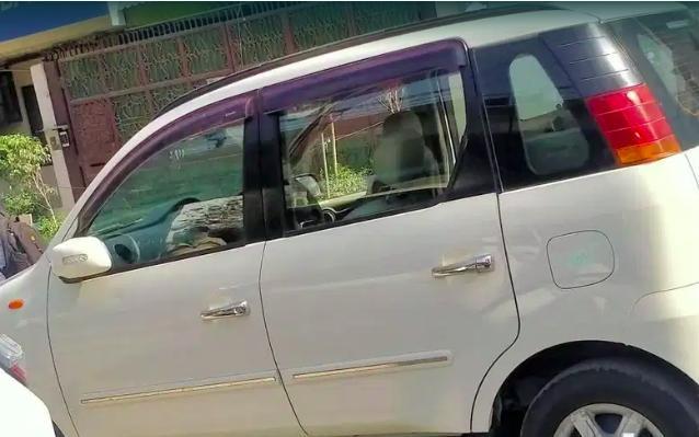 Mahindra Quanto C8 2012