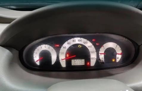 Mahindra Quanto C6 2013