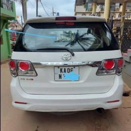 Toyota Fortuner 3.0 4X4 MT 2012