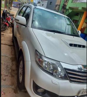 Toyota Fortuner 3.0 4X4 MT 2012