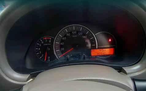 Nissan Micra XV CVT 2013