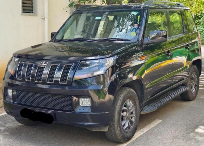 Mahindra TUV300 T10 2018