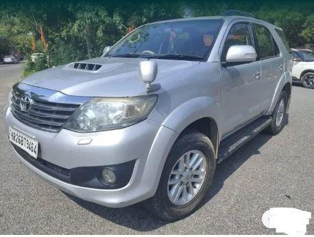 Toyota Fortuner 2.5 4x2 MT TRD Sportivo 2012