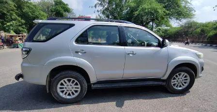 Toyota Fortuner 2.5 4x2 MT TRD Sportivo 2012