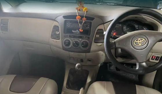 Toyota Innova 2.5 E 7 STR 2009