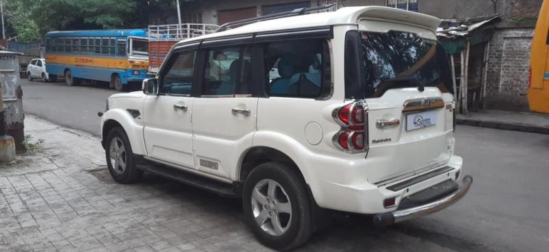 Mahindra Scorpio S10 2015