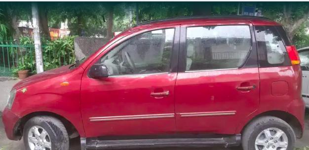 Mahindra Quanto C8 2013