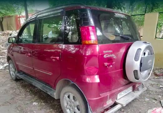 Mahindra Quanto C8 2012