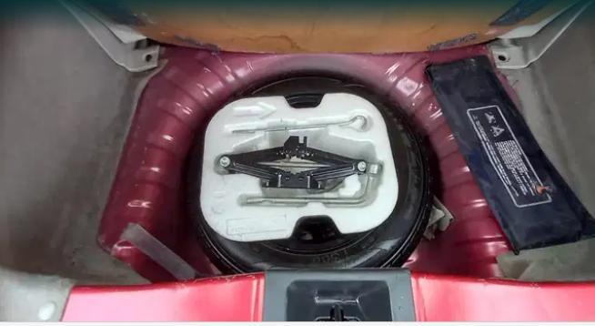 Nissan Micra XV CVT 2016