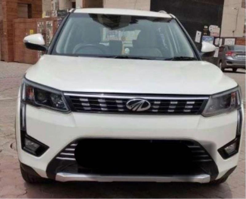Mahindra XUV300 W8 (O) Petrol 2022