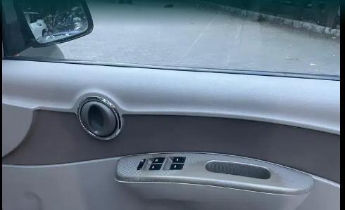 Mahindra Quanto C6 2012