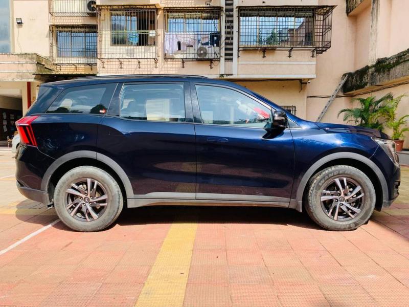 Mahindra XUV700 AX 5 Petrol MT 7 STR 2022