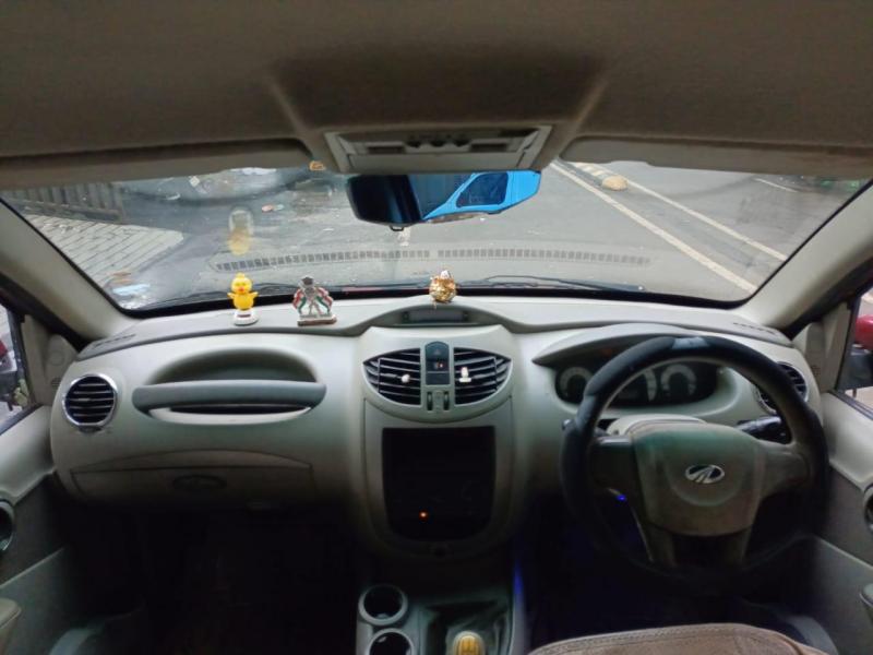 Mahindra Quanto C6 2012