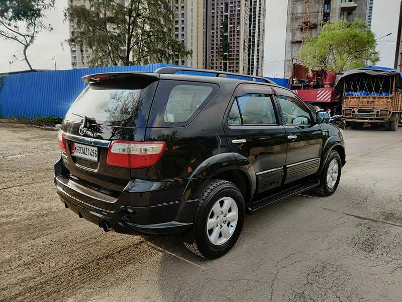 Toyota Fortuner 3.0 4x2 MT 2011