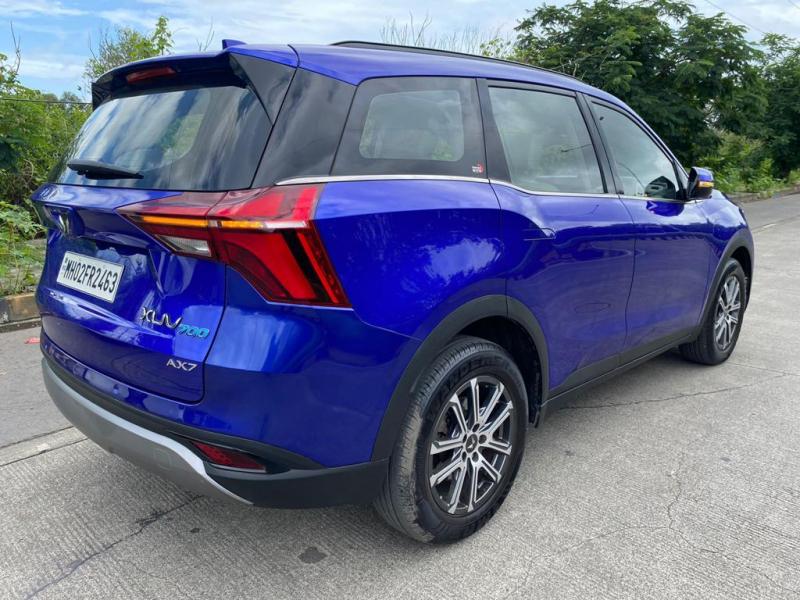Mahindra XUV700 AX 7 Petrol AT 7 STR 2021