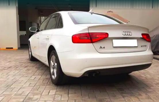 Audi A4 2.0 TDI Premium Plus 2013