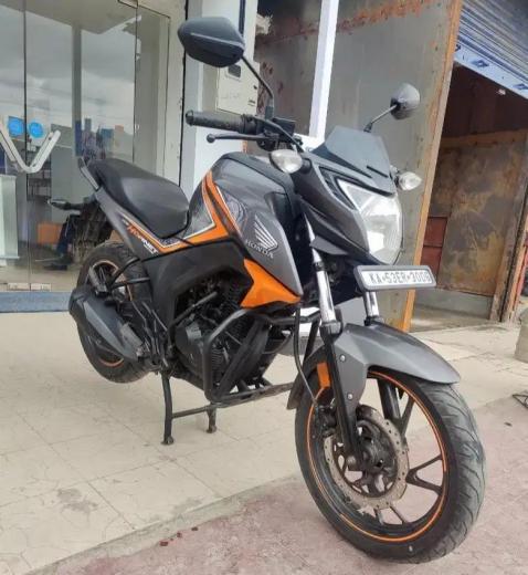 Honda CB Hornet 160R STD 2017