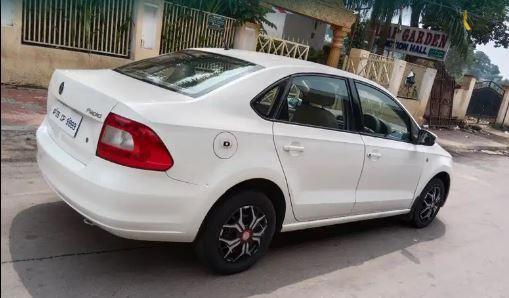 Skoda Rapid Elegance 1.6 TDI CR MT 2013