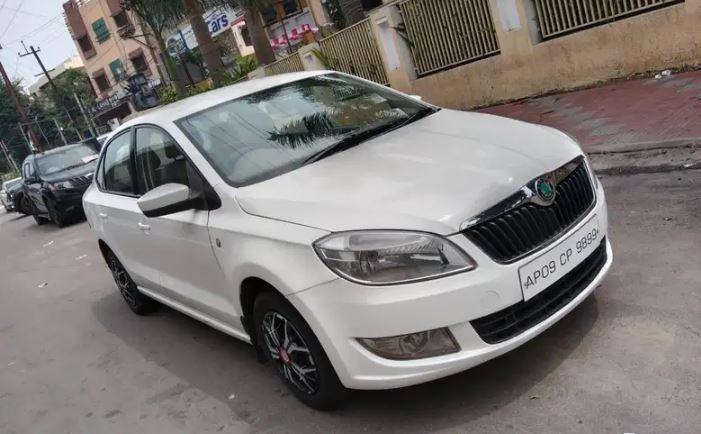 Skoda Rapid Elegance 1.6 TDI CR MT 2013